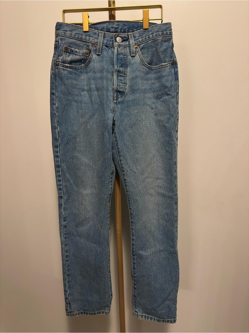 Levi's 501 Jeans W26 L30 Medium Wash Straight Leg Red Tab